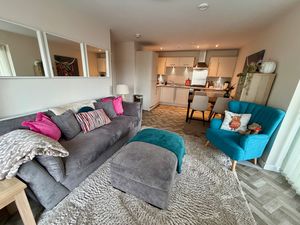 Lounge- click for photo gallery